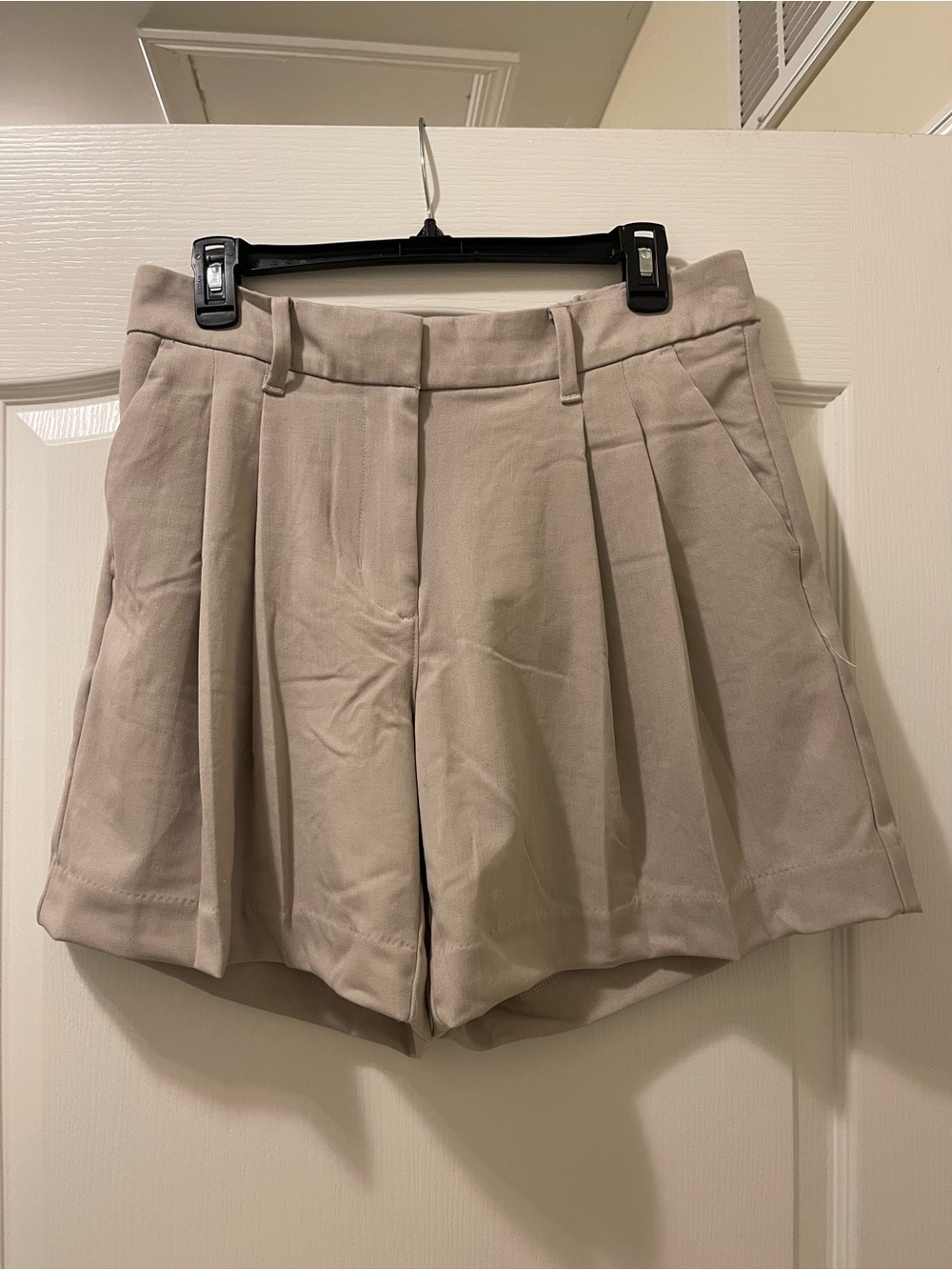 American Eagle Outfitters High-Waist Pleated Shorts — Light Beige